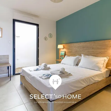 Select' - Avec Douche Extérieure Et Piscine - 180sud-e02 Le Lavandou